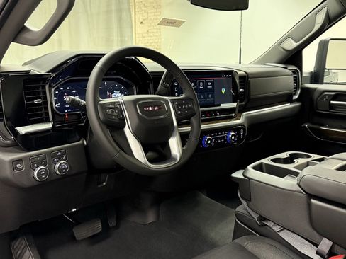 New 2026 GMC Sierra 2500 SLE image 23