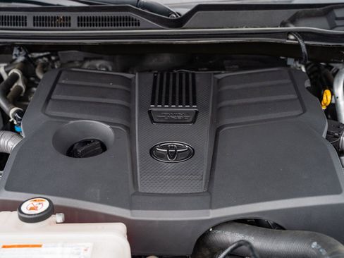 Used 2022 Toyota Tundra Limited w/ TRD Off-Road Package AWD/4WD image 36