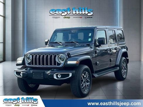 Used 2025 Jeep Wrangler Unlimited Sahara w/ Safety Group AWD/4WD image 3