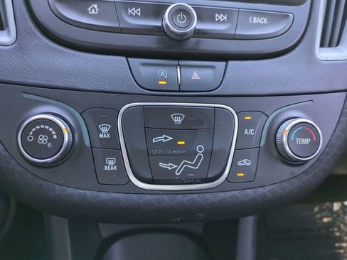 Used 2020 Chevrolet Malibu LS image 26