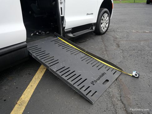 Used 2020 Chrysler Voyager L image 16