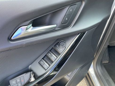 Used 2025 Chevrolet Equinox RS image 13