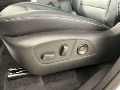 New 2026 Chevrolet Traverse LT w/ Driver Confidence Package image 5