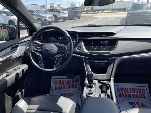 Used 2024 Cadillac XT5 Premium Luxury w/ LPO, Floor Liner Package AWD/4WD image 2