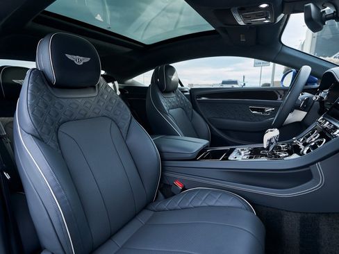 Used 2023 Bentley Continental GT Azure image 38