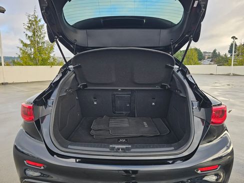 Used 2018 INFINITI QX30 w/ Cargo Package image 25