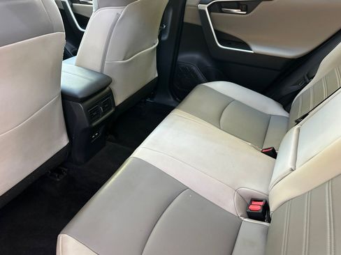 Used 2021 Toyota RAV4 Limited w/ Carpet Mat Package (TMS) AWD/4WD image 28