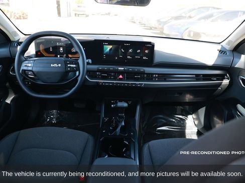 Used 2025 Kia K4 LXS image 22