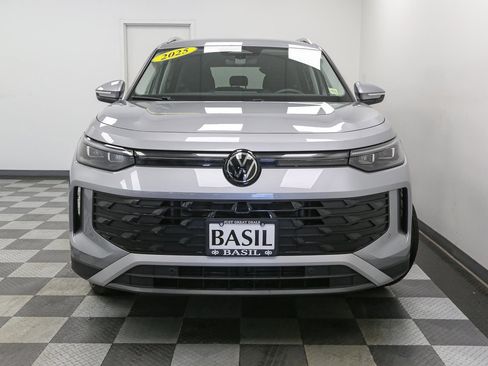 Used 2025 Volkswagen Tiguan S w/ 18" Wheel Package AWD/4WD image 3