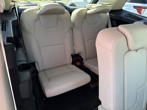 Used 2023 Volvo XC90 B6 Plus w/ Protection Package Premier image 33