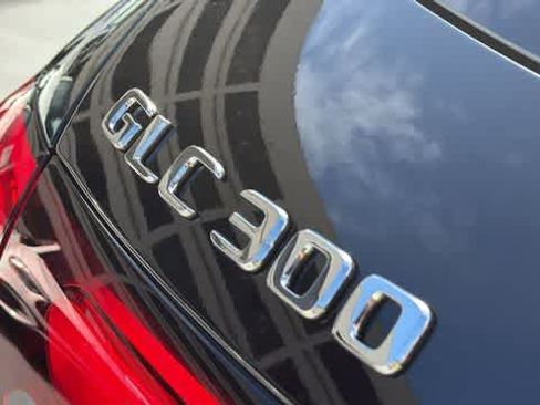 Used 2026 Mercedes-Benz GLC 300 4MATIC image 11
