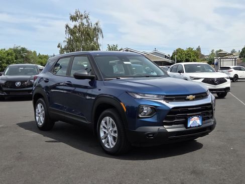 Used 2021 Chevrolet TrailBlazer LS AWD/4WD image 3