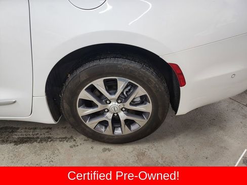 Used 2025 Chrysler Pacifica Pinnacle image 44