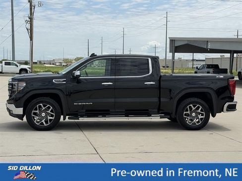 Used 2022 GMC Sierra 1500 SLT w/ SLT Premium Plus Package AWD/4WD image 8