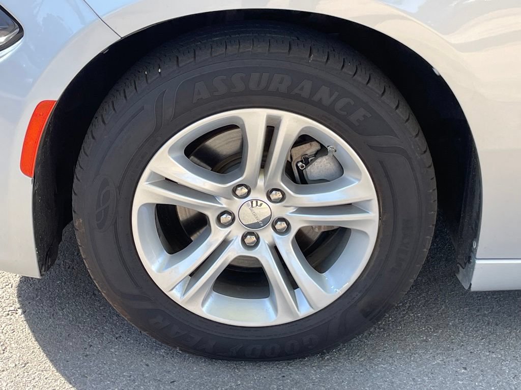 Used 2022 Dodge Charger SXT RWD image 31