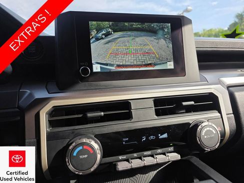 Certified 2025 Toyota Tacoma SR5 AWD/4WD image 32