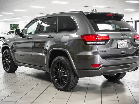 Used 2021 Jeep Grand Cherokee Laredo X image 8