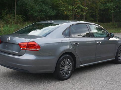 Used 2015 Volkswagen Passat 1.8T S FWD image 6