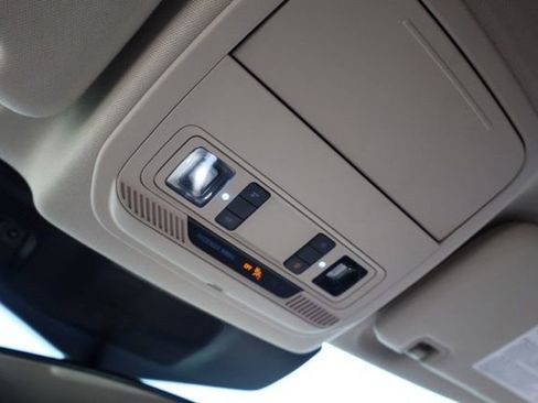 Used 2022 Ford Explorer XLT w/ Equipment Group 202A image 33