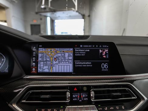 Certified 2023 BMW X5 M50i w/ Executive Package image 15