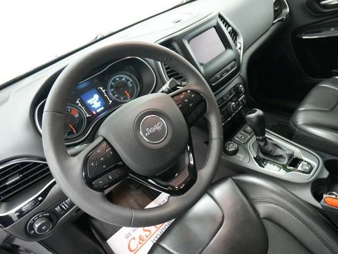 Used 2021 Jeep Cherokee Latitude Plus AWD/4WD image 14