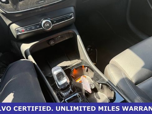 Certified 2025 Volvo XC40 B5 Plus AWD/4WD image 26