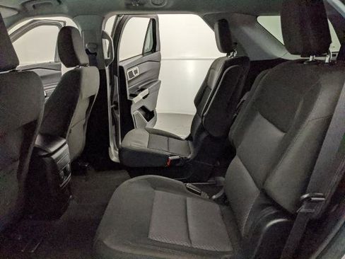 Certified 2023 Ford Explorer XLT w/ Class IV Trailer Tow Package image 17