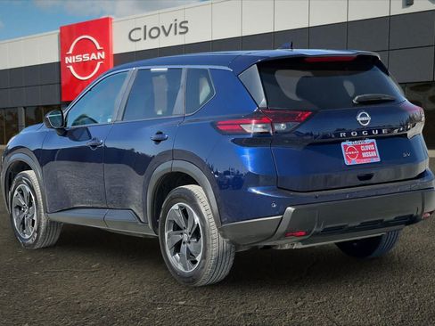 Used 2024 Nissan Rogue SV FWD image 7