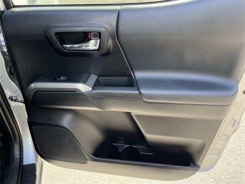 Used 2020 Toyota Tacoma Limited image 20