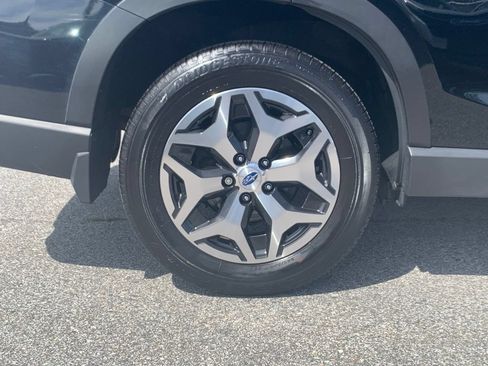 Used 2023 Subaru Forester Premium AWD/4WD image 24