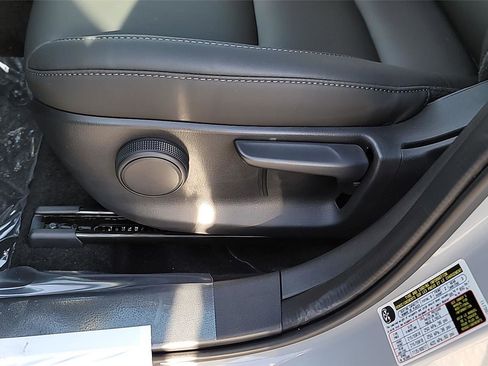 New 2025 MAZDA CX-30 AWD 2.5 S w/ Select Sport Pkg image 17