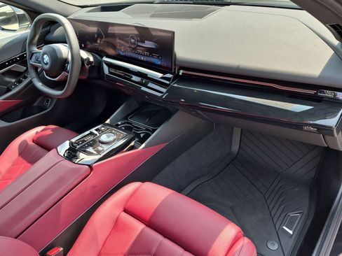 Certified 2024 BMW 530i w/ Premium Package RWD image 39