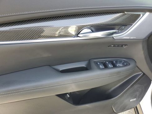 Used 2025 Cadillac XT6 Sport w/ Technology Package AWD/4WD image 20