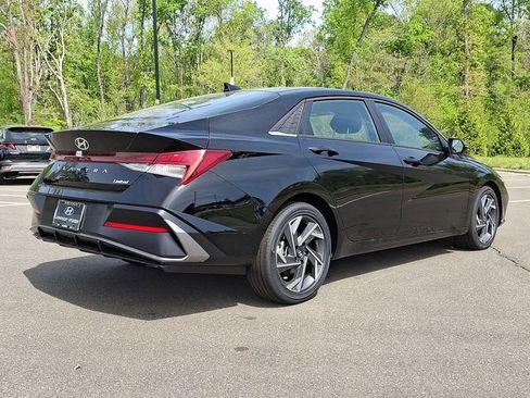 New 2026 Hyundai Elantra Limited FWD image 13