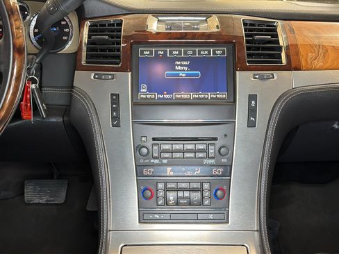 Used 2013 Cadillac Escalade Platinum AWD/4WD image 14