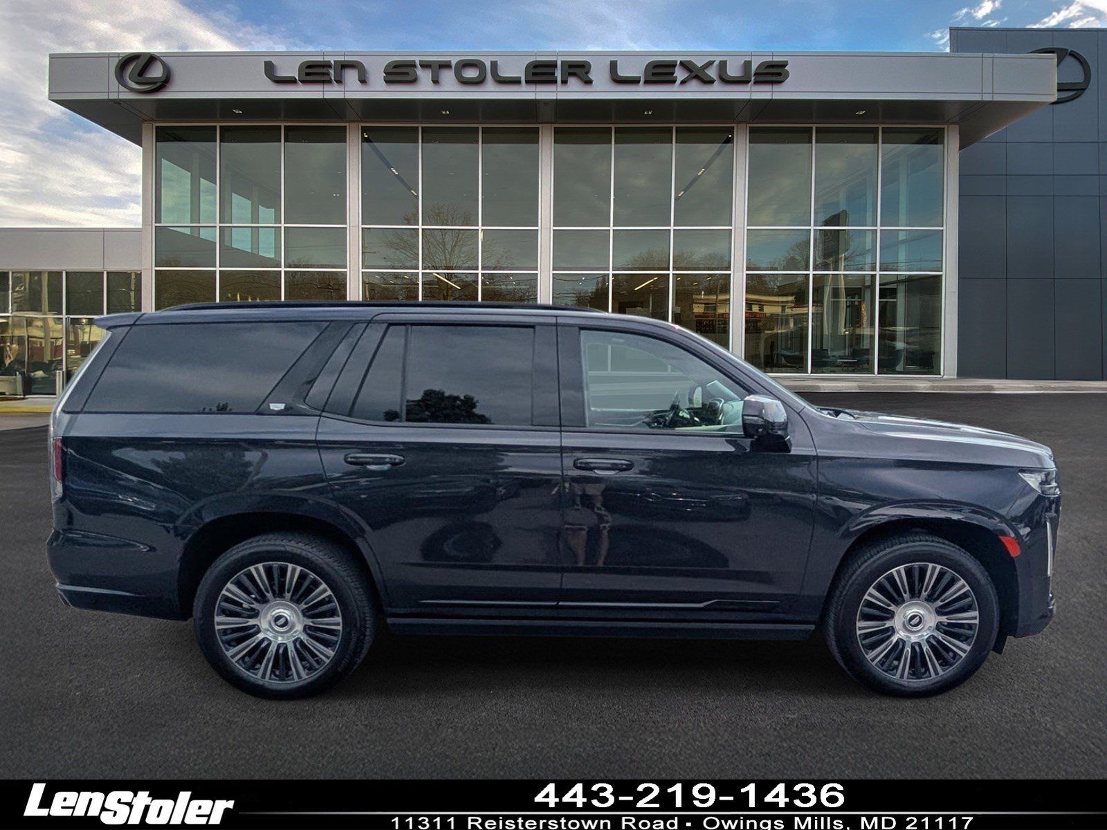 Used 2022 Cadillac Escalade Sport Platinum AWD/4WD image 2
