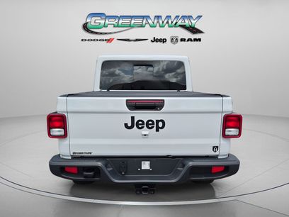 Used 2025 Jeep Gladiator Sport