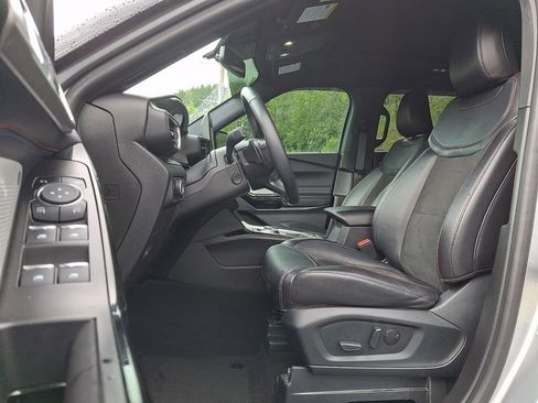 Used 2023 Ford Explorer ST w/ Equipment Group 401A AWD/4WD image 13