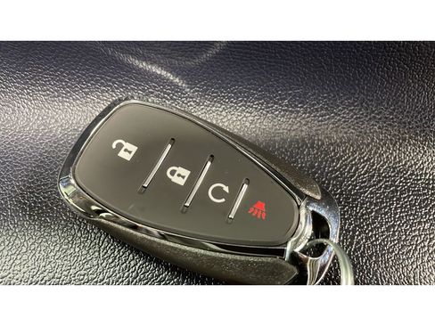 Used 2022 Chevrolet Bolt EUV LT w/ Convenience Package image 18