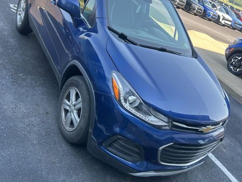 Used 2017 Chevrolet Trax LT w/ Driver Confidence Package FWD image 11