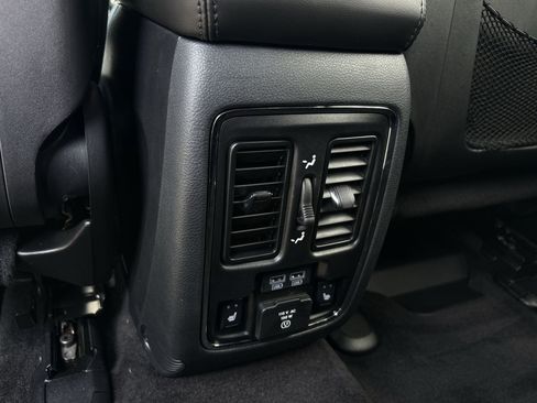 Used 2018 Jeep Grand Cherokee Limited AWD/4WD image 39