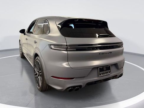 Used 2025 Porsche Cayenne GTS AWD/4WD image 6