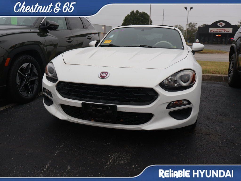 Used 2017 FIAT 124 Spider Classica RWD image 7