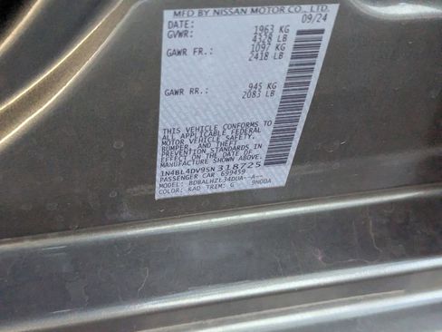 Used 2025 Nissan Altima 2.5 SV image 11