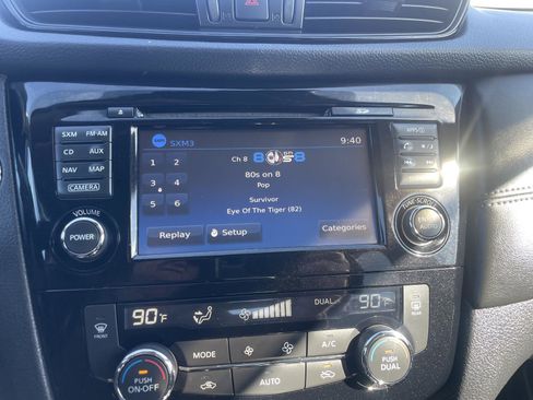 Used 2017 Nissan Rogue SL w/ SL Premium Package image 9