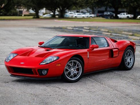 Used 2005 Ford GT RWD image 3