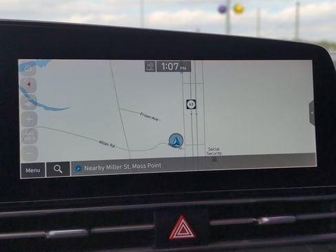 Used 2023 Hyundai Elantra SEL w/ Convenience Package image 17