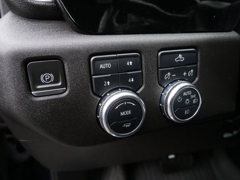 Used 2022 GMC Sierra 1500 Elevation image 18