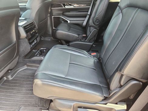 Used 2022 Jeep Wagoneer Series III w/ Premium Group I RWD image 26