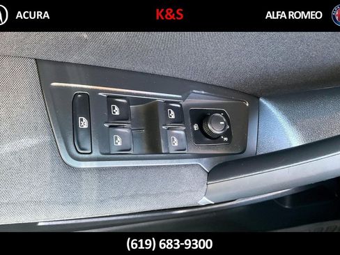Used 2018 Volkswagen Tiguan S w/ 3rd Row Seat Package AWD/4WD image 36